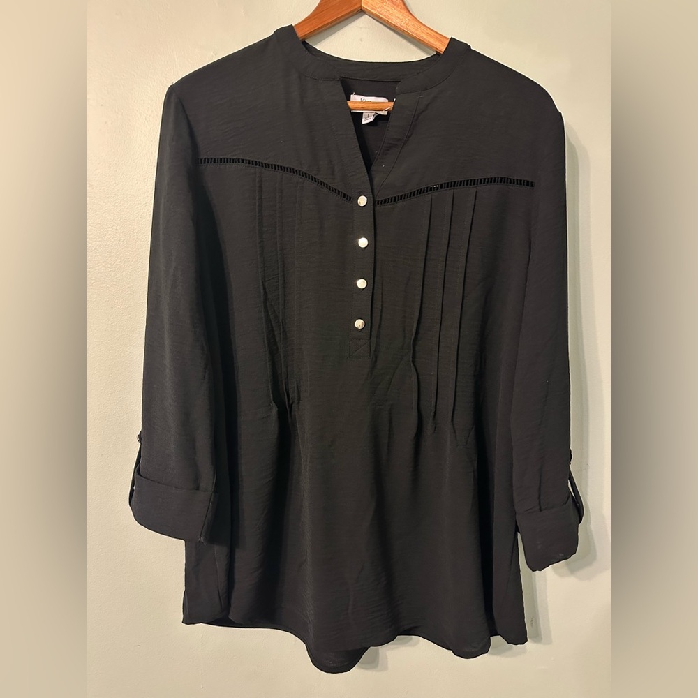 🏷️ NWT Kim Rogers Black Blouse 3/4 cuffed sleeves Size L